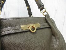 極美品 Ferragamo フェラガモ ガンチーニ ハンドバッグ トートバッグ バッグ レザー カーキ 69761_画像9