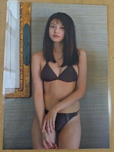 今田美桜 ラミネート加工 切り抜き 写真集 8ページ 管理番号I07 かわいい 美少女 美人 写真