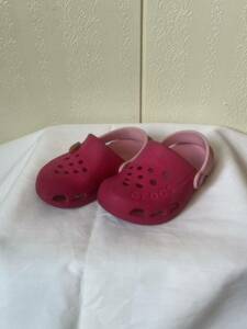 crocs