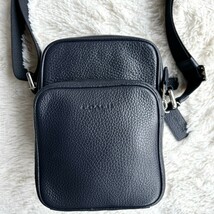 未使用タグ付き！COACH コーチ F72323 ツーリング ペブルレザー クロスボディ ボディバッグ ショルダーバッグ ネイビー メンズ 斜め掛け_画像5