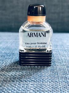 人気　ミニ　メンズ香水　アルマーニ　プールオム　オーデトワレ　5ml