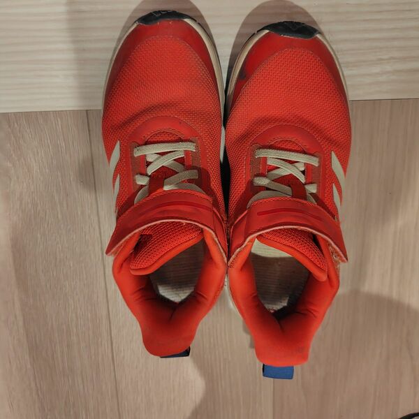 靴 adidas 21cm