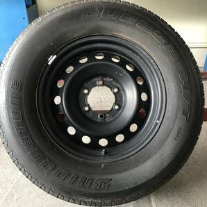 スペア用に 265/70R17 115S 2013年43週 【6.0㎜分山】 トヨタ FJクルーザー 純正 17×7.5J+15/6H/139.7/ハブ径約106㎜ 1本♪ の画像1