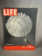 一部ページ外れあり　【洋雑誌 洋書 】　LIFE アメリカ誌 1940年 AUGUST　ナチス　ヒトラー 戦前 広告 アメリカ軍 パラシュート_画像1