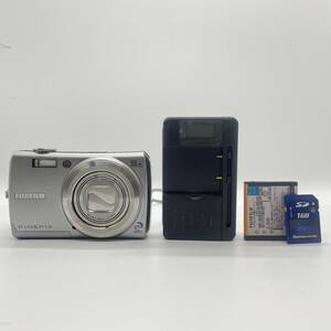 【動作確認済】FUJIFILM FINEPIX F100fd SILVER　コンデジ　デジカメ　デジタルカメラ　シャッター&フラッシュ動作OK