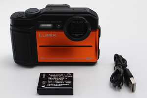 4570- パナソニック Panasonic lumix DC-FT7-D オレンジ 防水 4K動画対応 実用品