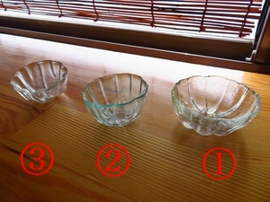 大正時代　ガラス　菓子型　サクラ型　菊型　ウランガラス　3個セット家財整理品