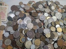 古銭 約9.9kg まとめ 日本 アジア ヨーロッパ ほか コイン 通貨 硬貨 紙幣 アンティーク 大量_画像2