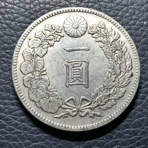 日本古銭 新1円銀貨　明治22年　貨幣 竜 菊紋 貿易銀　一円銀貨 大型銀貨