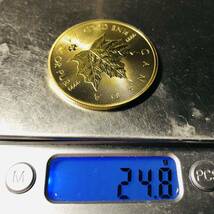 外国古銭　カナダ　エリザベス2世記念　2021年 大型金貨　メイプルリーフ金貨 カプセル付き_画像5