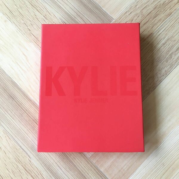 KYLIE カイリー PRESSED BLUSH POWDER