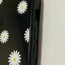 Phone SE2.3 iPhone7/8スマホケース　小花柄　花柄　マーガレット　ブラック　黒　かわいい　春カラー　送料無料_画像5