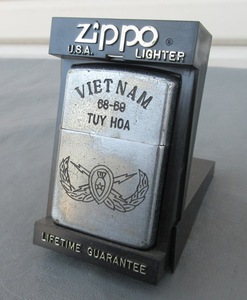 ☆クリックポスト￥185☆両面文字柄入り ZIPPO ベトナムジッポ 68-69 TUY HOA 部隊マーク 1968年製 シルバーオイルライター ヴィンテージ