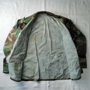 1999年製 アメリカ軍 迷彩ミリタリージャケット フィールドジャケット ヴィンテージ ウッドランドカモ LARGE-REGULAR U.S.AIR FORCE 希少の画像3
