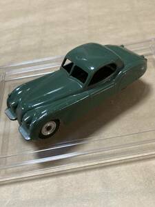 送料無料　DINKY TOYS 157 JAGUAR XK120 COUPE (英国製、箱なし)