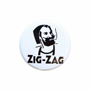 再入荷【アメリカ製/新品/即決】Zig-Zag/モノトーン 缶バッジ/Φ32mm/激レア/Zig-Zag man/ジグザグ/老舗巻きタバコ用メーカー/ (nb-010)
