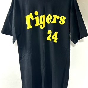 微美品 HANSHIN Tigers 阪神タイガース 桧山進次郎 #24 Tシャツ ブラック/イエローの画像1