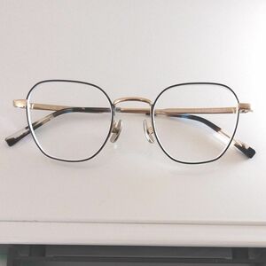 【美品】viktor & rolf　70-0191-3　ヴィクターアンドロルフメガネ　オクタゴン　多角形　チタン　度付き