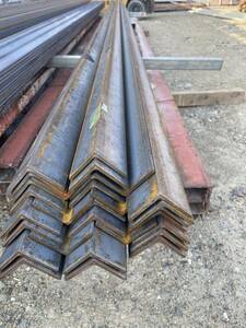 C type iron . angle iron black leather groove shape steel channel steel material 64x64x6x6000mm 1 pcs unit price 6800 jpy stock approximately 30ps.@ equipped Gifu .. block 