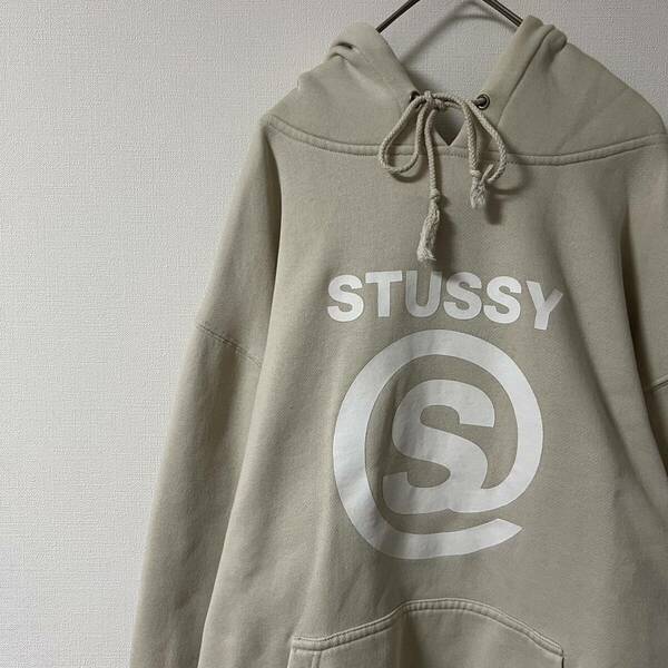 STUSSY 90s 紺タグ ビッグロゴ アットマーク ストリート フーディ パーカー スウェット プリント 古着 ベージュ ヴィンテージ