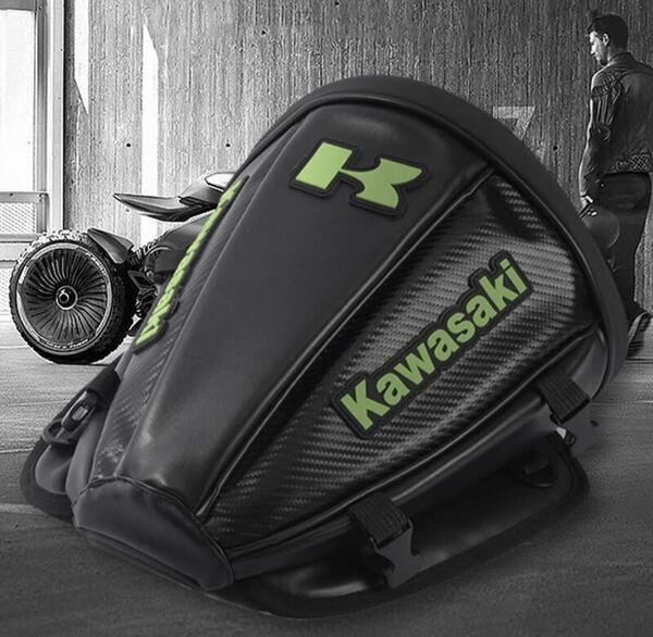 バイク用リアシートバッグ！カウル型 簡易防水 コンパクトシートバッグ フルレザータイプ ツーリングバッグ Kawasakiロゴ　シートバッグ 