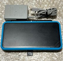 〈画面ほぼ無傷・動作確認済み〉NEWニンテンドー2DSLL ブラック×ターコイズ 本体 充電器 NINTENDO DS・3DSソフト対応_画像1