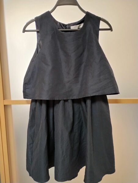 ノースリーブセットアップワンピース　紺　ネイビー　ピーチスキン　シック　上品　カジュアルファッション　韓国ファッション　スカート
