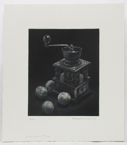 山口和雄『コーヒーミルとプラム』銅版画　ed.8/50. 鉛筆サイン　シートのみ　1988年制作