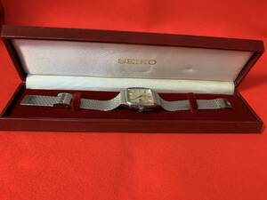 KM1241　ジャンク　腕時計 SEIKO セイコー キングクォーツ 9723-5010 メンズ デイデイト 純正ベルト 現状品 