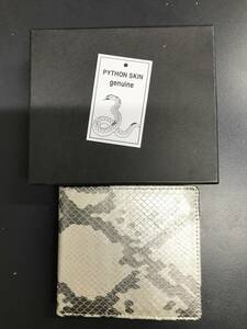 HN192 パイソン　折り財布　財布　専用箱・袋付き　未使用　ヘビ