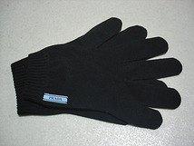 新品本物 プラダ PRADA ロゴタグ付きシンプルデザイン オールシーズンで使える肌に優しいコットンリブニット 手袋 グローブ L 黒 BLACK_画像6