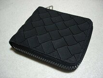 ★新品本物【ボッテガ ヴェネタ・BOTTEGA VENETA】進化を遂げたイントレチャート！コンパクトなラウンドジップ財布コインケース付き黒BLACK_画像3