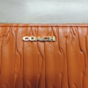 ★ＣＯＡＣＨ 財布★ チャック式・カード１２ヶ所，３ポケット、チャック付ポケット  サイズ：約２０㎝×約１０㎝ 中古品 使用感ありの画像2