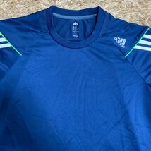 t45 adidas スポーツtシャツ サイズL表記 中国製_画像3