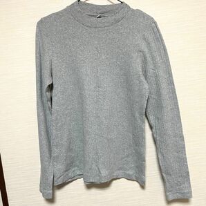 ユニクロ 長袖Tシャツ グレー