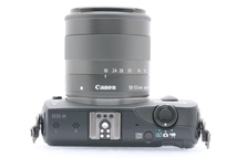 Canon EOS M + EF-M 18-55mm F3.5-5.6 IS STM +90EX キヤノン ミラーレス一眼 レンズ_画像3