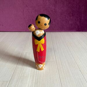 Japanese traditional crafts/kokeshi/こけし/お母さんとかわいい赤ちゃん/mom and cute baby