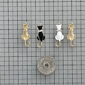 ☆即決☆猫チャーム/首にA級ガラスストーンのUV猫【黒】4個で240円 の画像5