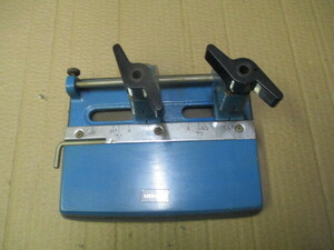  screw punch 2 hole punch secondhand goods office work practical use (G)