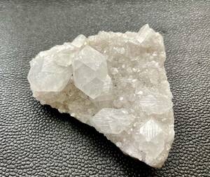 アポフィライト　南インド　176g 水晶原石 天然石 パワーストーン 鉱物