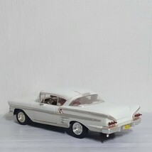 ERTL 1/18 シボレー インパラ 1958 Chevrolet Impala ダイキャスト ミニカー 完成品 旧車 クラシック アメ車 アメリカン 雑貨 アーテル_画像3