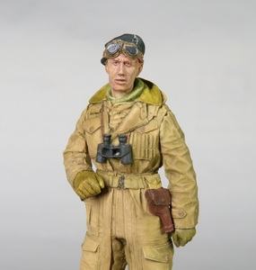 WW2 イギリス戦車兵双眼鏡　　1/35　レジンキットフィギュア塗装済み完成品一体