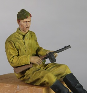 ソビエトタンクデサント　1/35　PPSHを抱える男 レジンキットフィギュア塗装済み完成品一体