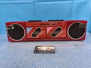 [YH1076] HITACHI TRK-W105 赤 ダブルラジオカセットコーダー ジャンク品
