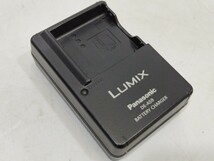 管理1108 【保証付き】 Panasonic LUMIX DE-A59 純正 充電器 バッテリーチャージャー_画像1