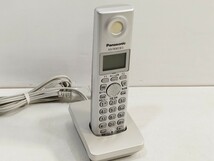 管理1144 Panasonic パナソニック 充電器付子機 KX-FKN518-Ｓバッテリー欠品 通電のみ ジャンク_画像1