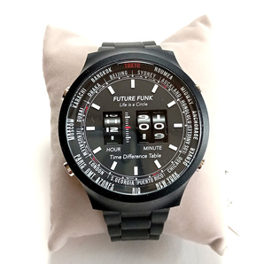 【ffw13】新品 FUTURE FUNK フューチャー ファンク 腕時計 FF105-BK クォーツ ブラックケース ブラックラバーベルト 黒の画像2