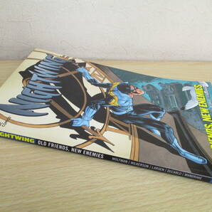 A185  NIGHTWING OLD FRIENDS，NEW ENEMIES DC COMICS S4589の画像1