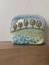 【handmade 01】手縫い お花の風景 刺繍 キルト ポーチ _画像1