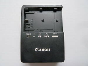 キャノンデジカメ用純正バッテリーチャージャー・Canon LC-E6 / 中古良品